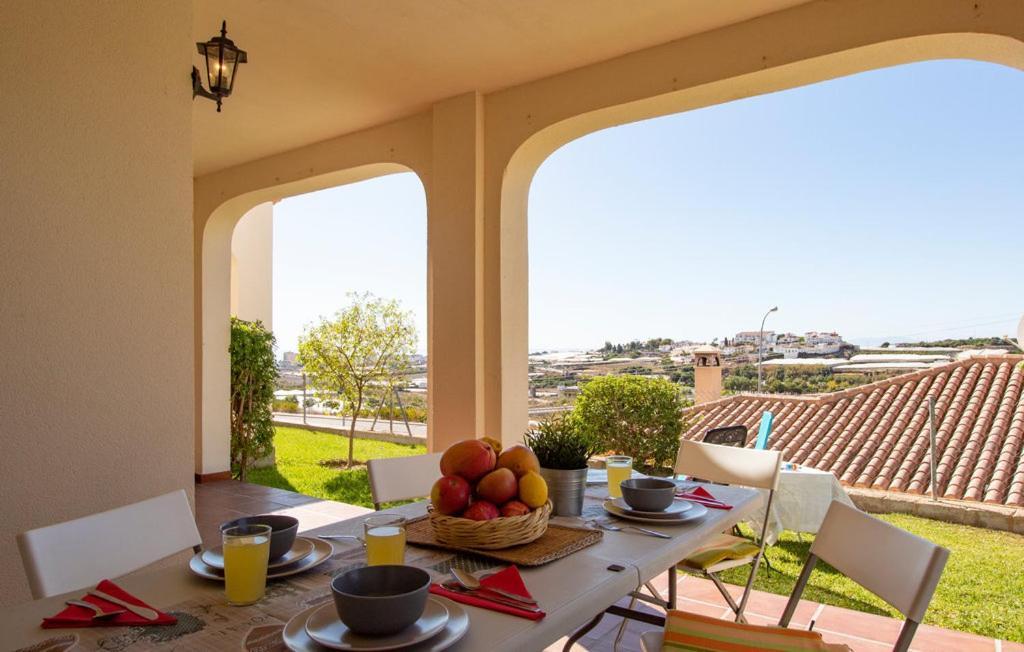 Apartamento en Torrox: 2 dormitorio wifi y piscina Exterior foto
